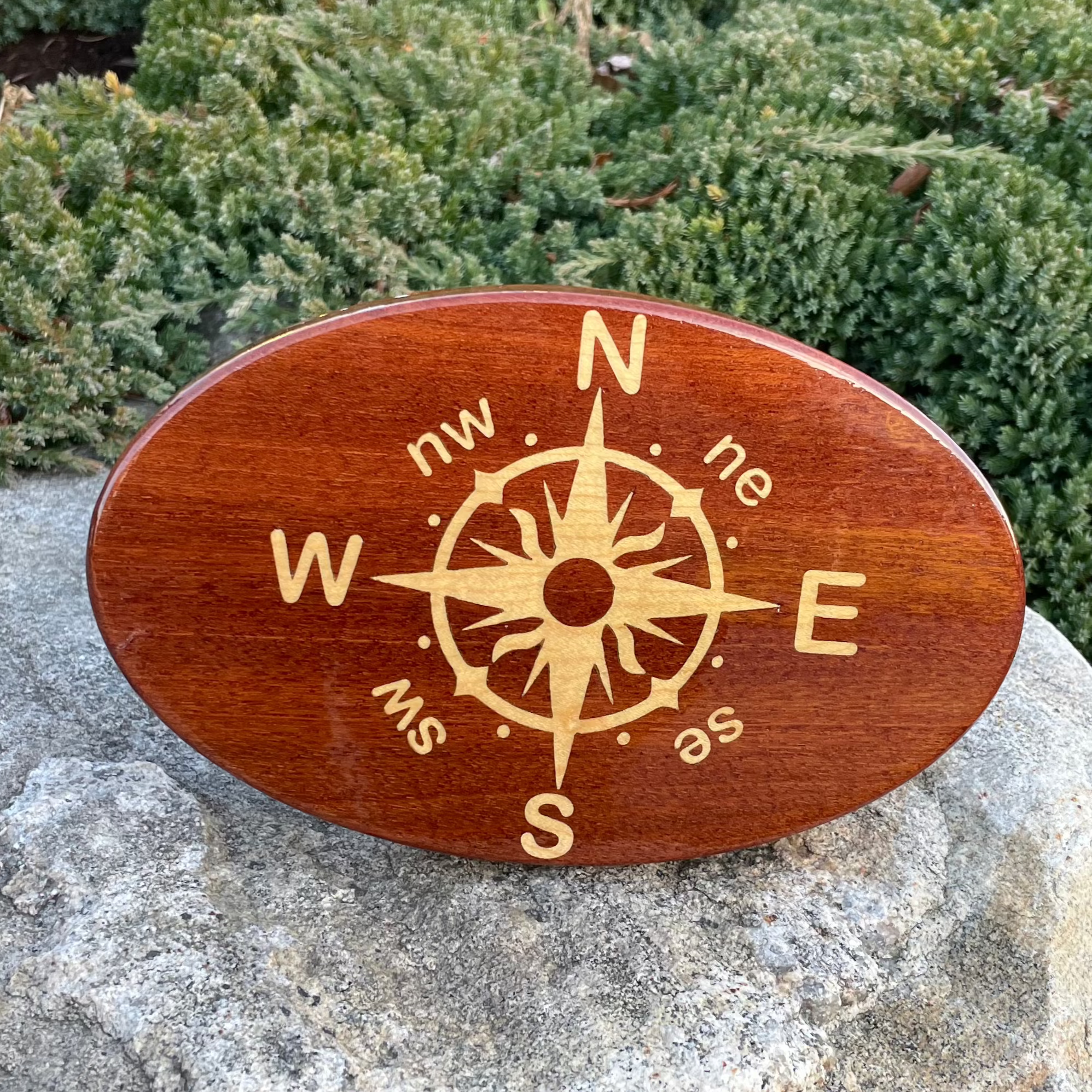 Hitch_Cover_-_compass_rose.heic